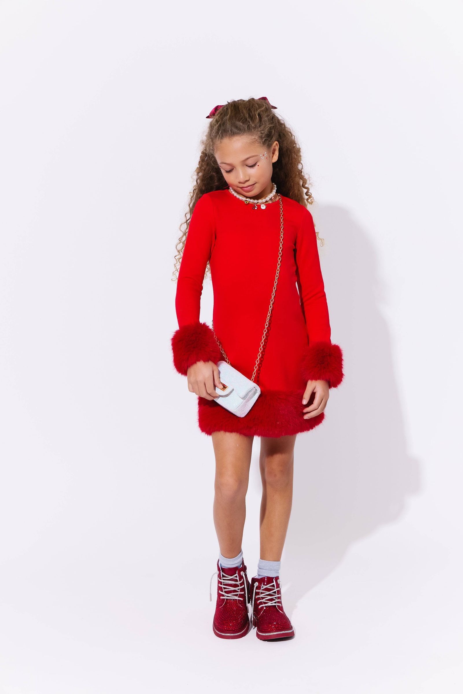 HollyDress-5 - Togs +Post Title + Separator + Category + Separator + Site Title